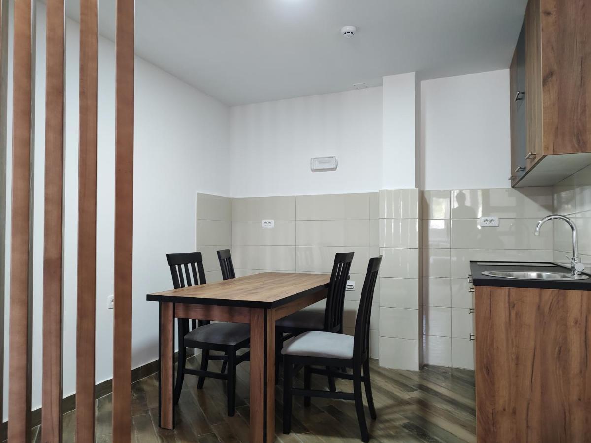 Apartments & Restaurant Pirlitor Zabljak  Ngoại thất bức ảnh