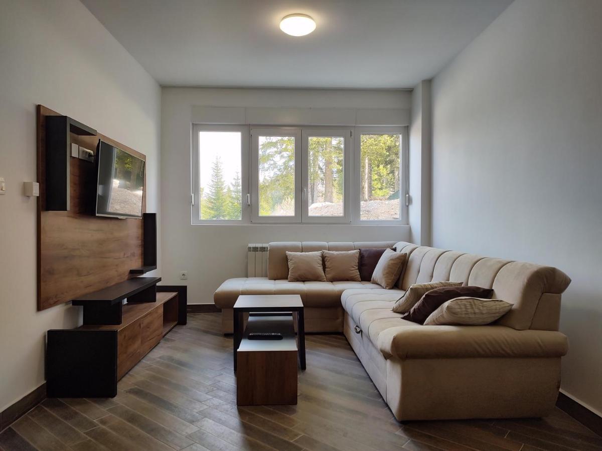 Apartments & Restaurant Pirlitor Zabljak  Ngoại thất bức ảnh